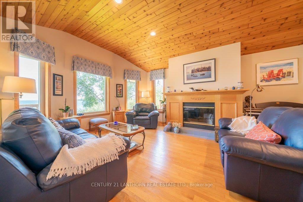 3126b County Rd 8 Road, Prince Edward County, Ontario  K0K 2T0 - Photo 14 - X12374137