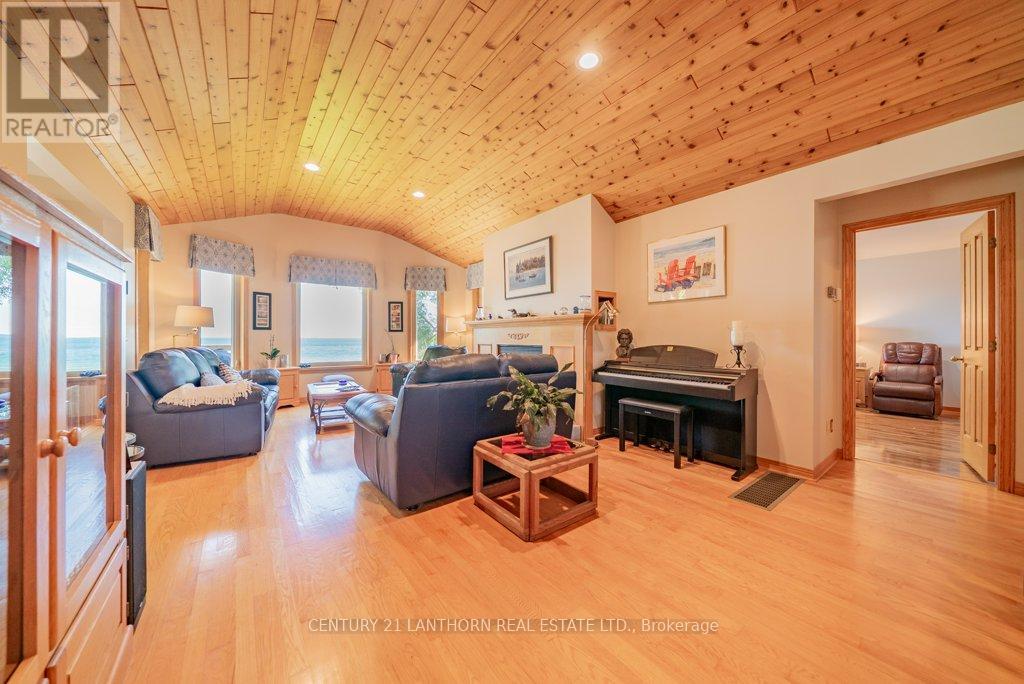 3126b County Rd 8 Road, Prince Edward County, Ontario  K0K 2T0 - Photo 13 - X12374137
