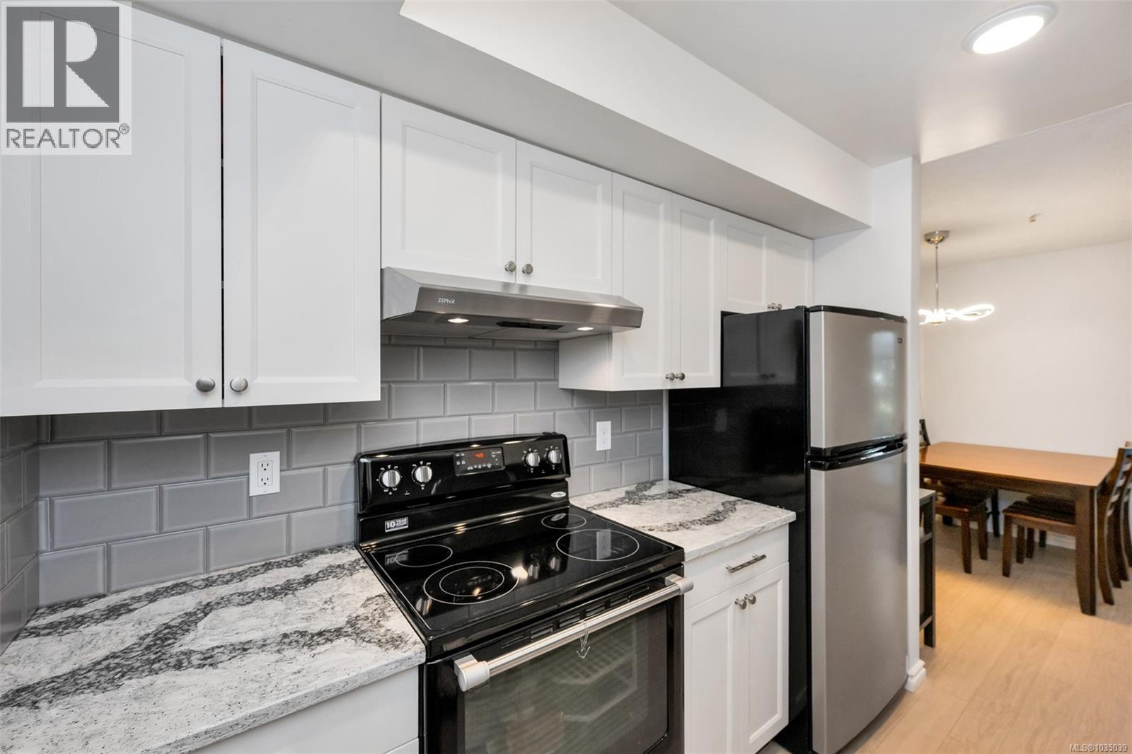 205 3160 Albina St, Saanich, British Columbia  V9A 1Z5 - Photo 10 - 1035039