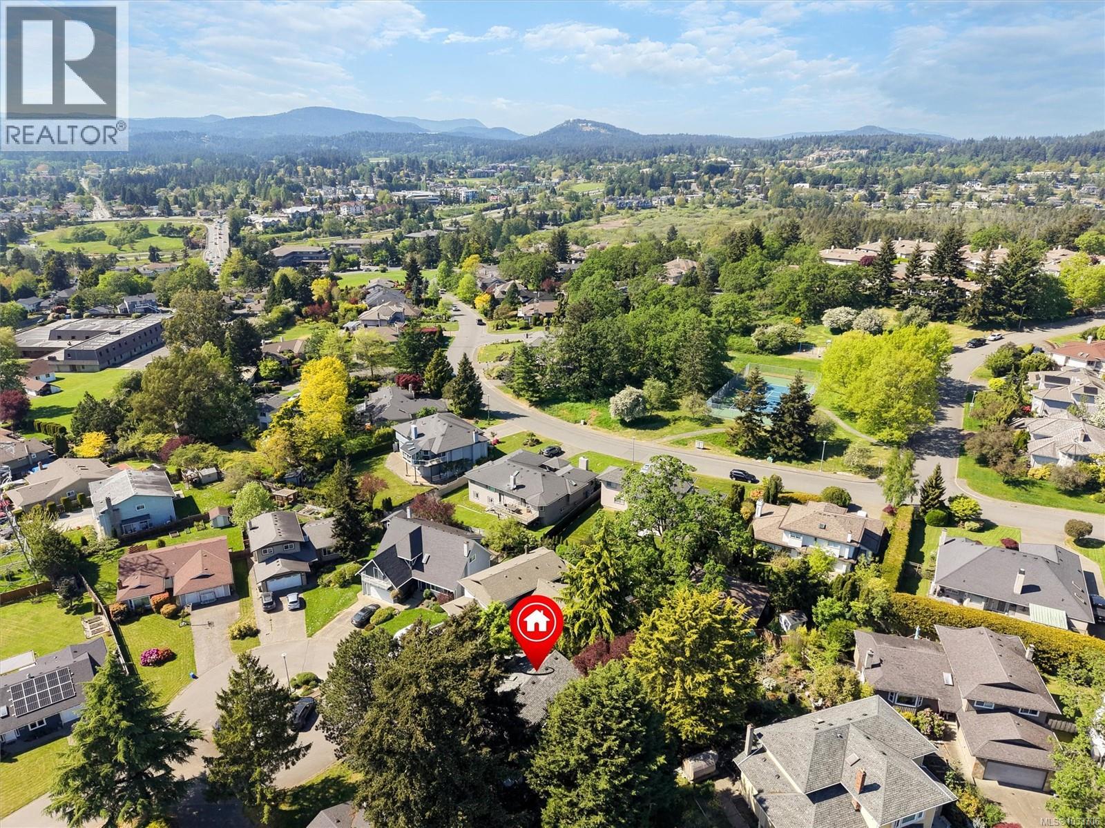 4211 Leaf Hill Green, Saanich, British Columbia  V8X 4X8 - Photo 39 - 1033706
