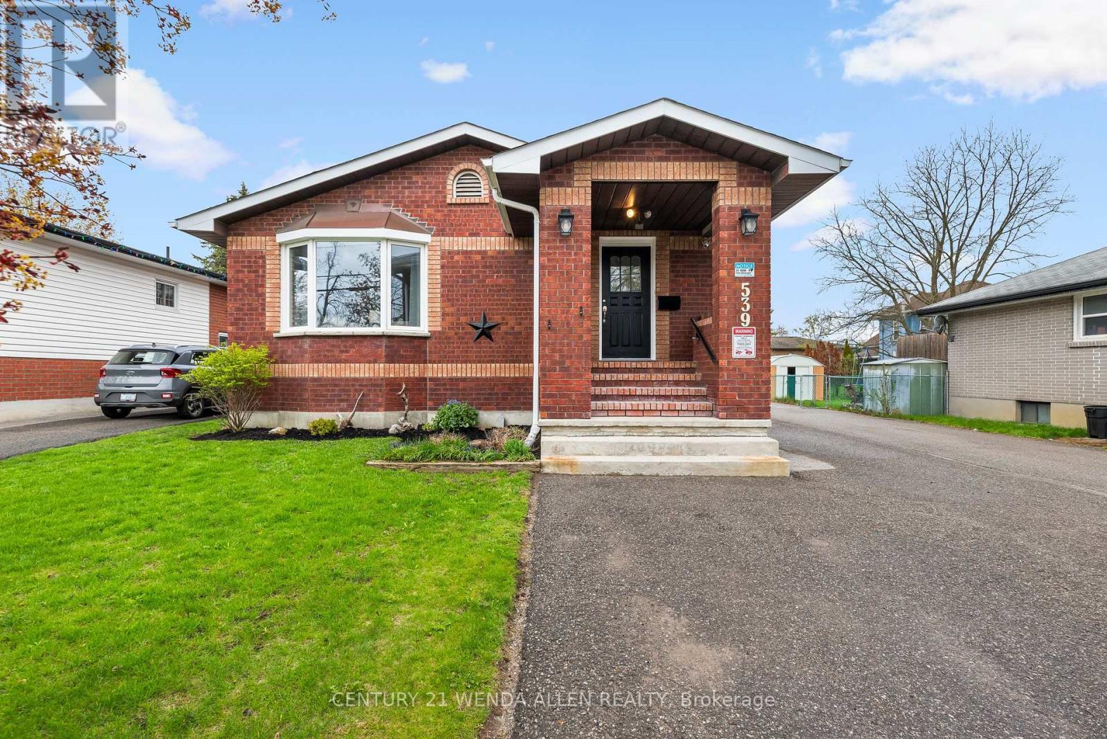 539 Monaghan Road, Peterborough, Ontario  K9J 5H6 - Photo 2 - X13094948