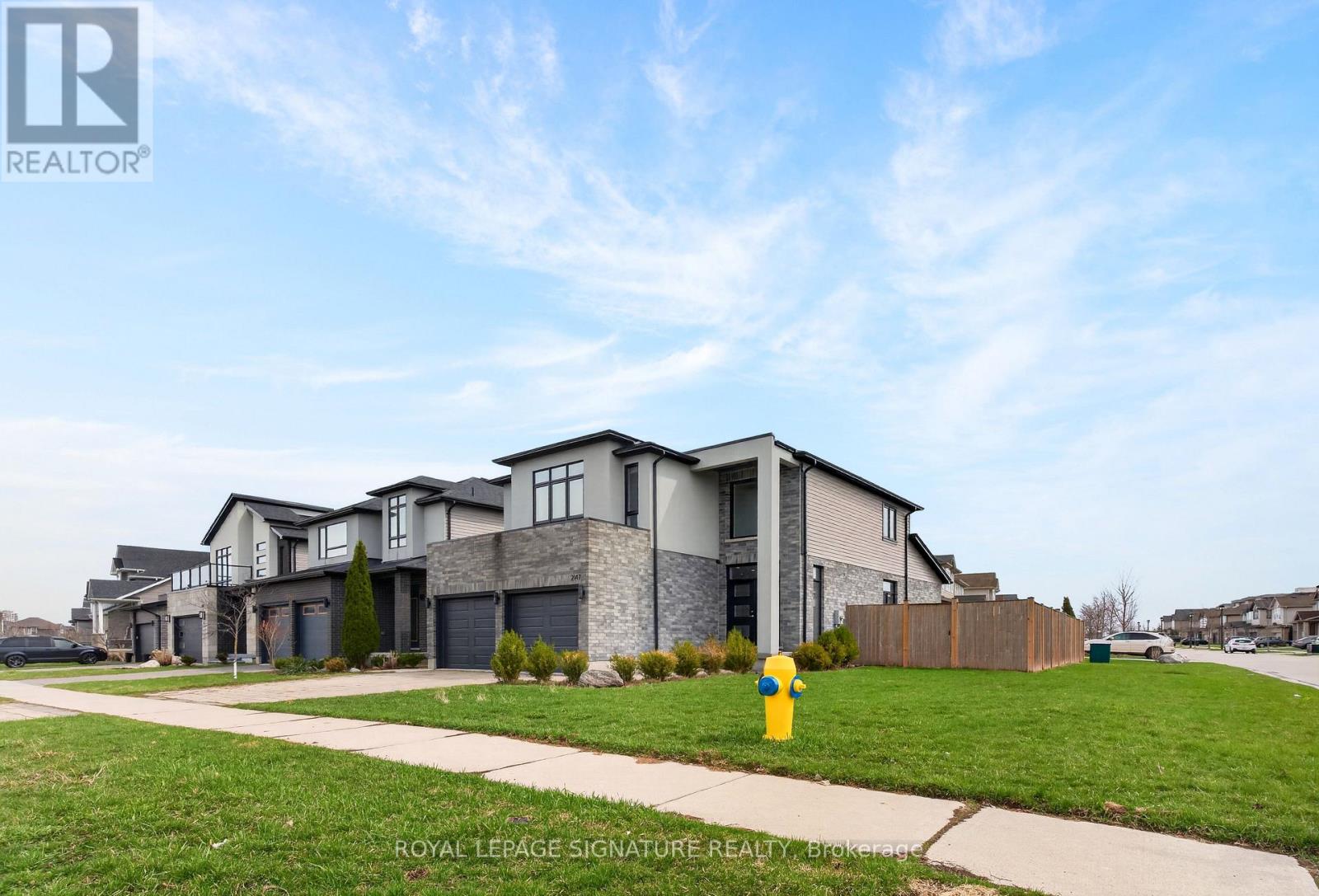 2147 WATEROAK DRIVE, London North, Ontario