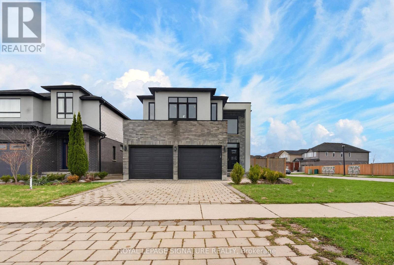 2147 Wateroak Drive, London North, Ontario  N6G 5B4 - Photo 2 - X13094970