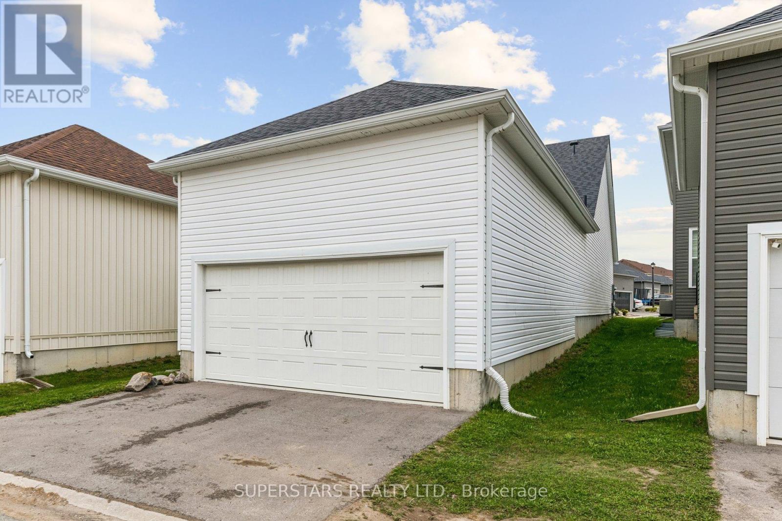 606 Haylock Gardens, Peterborough, Ontario  K9H 0H9 - Photo 2 - X13095344