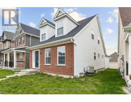 <div class="price">$628,000</div> 606 Haylock Gardens, Peterborough<br><div style="margin-bottom:8px;"><small>Superstars Realty Ltd.</small></div><div class='bed_bath'>3 Bed | 4 Bath</div>