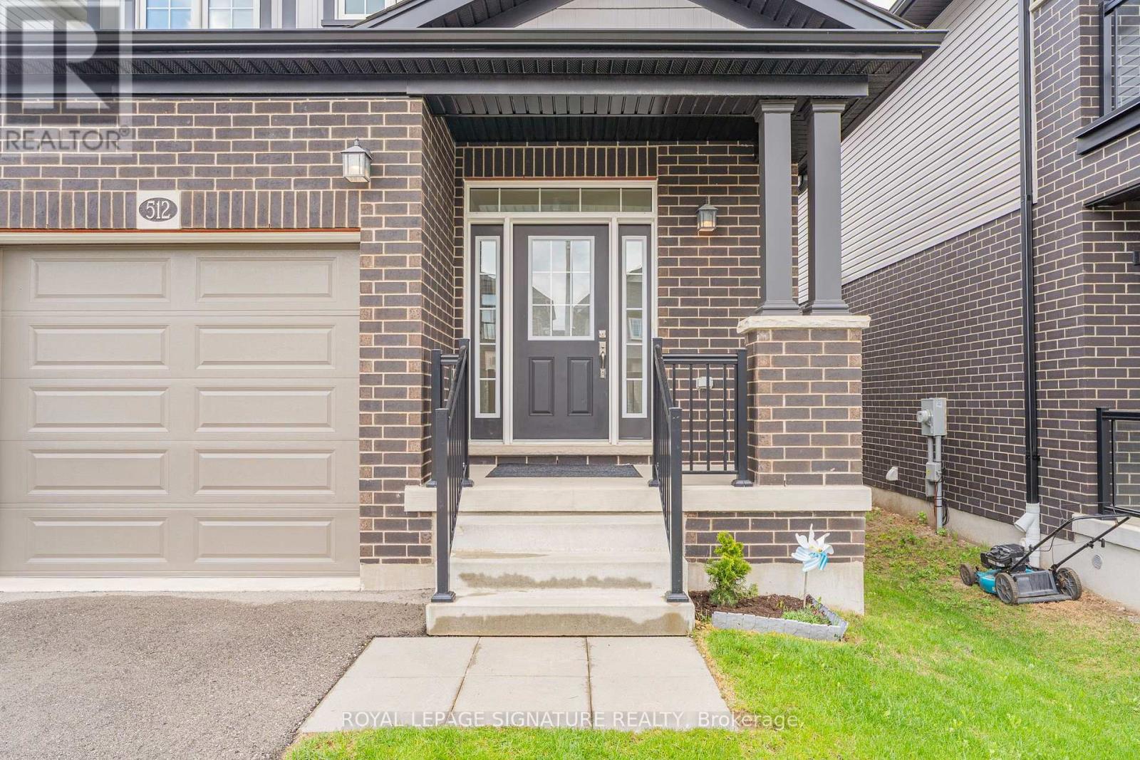 512 Nathalie Crescent, Kitchener, Ontario  N2E 0H8 - Photo 2 - X13095370