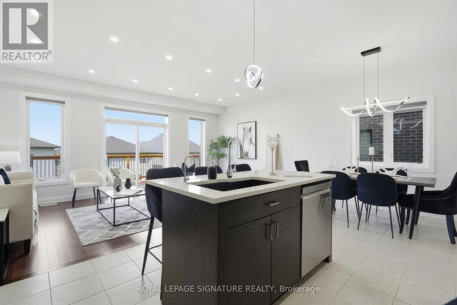 512 Nathalie Crescent, Kitchener, Ontario  N2E 0H8 - Photo 7 - X13095370
