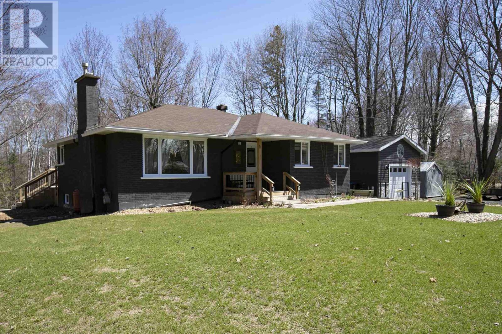 58 Rosita St, Sault Ste. Marie, Ontario  P6C 5R1 - Photo 4 - SM260899