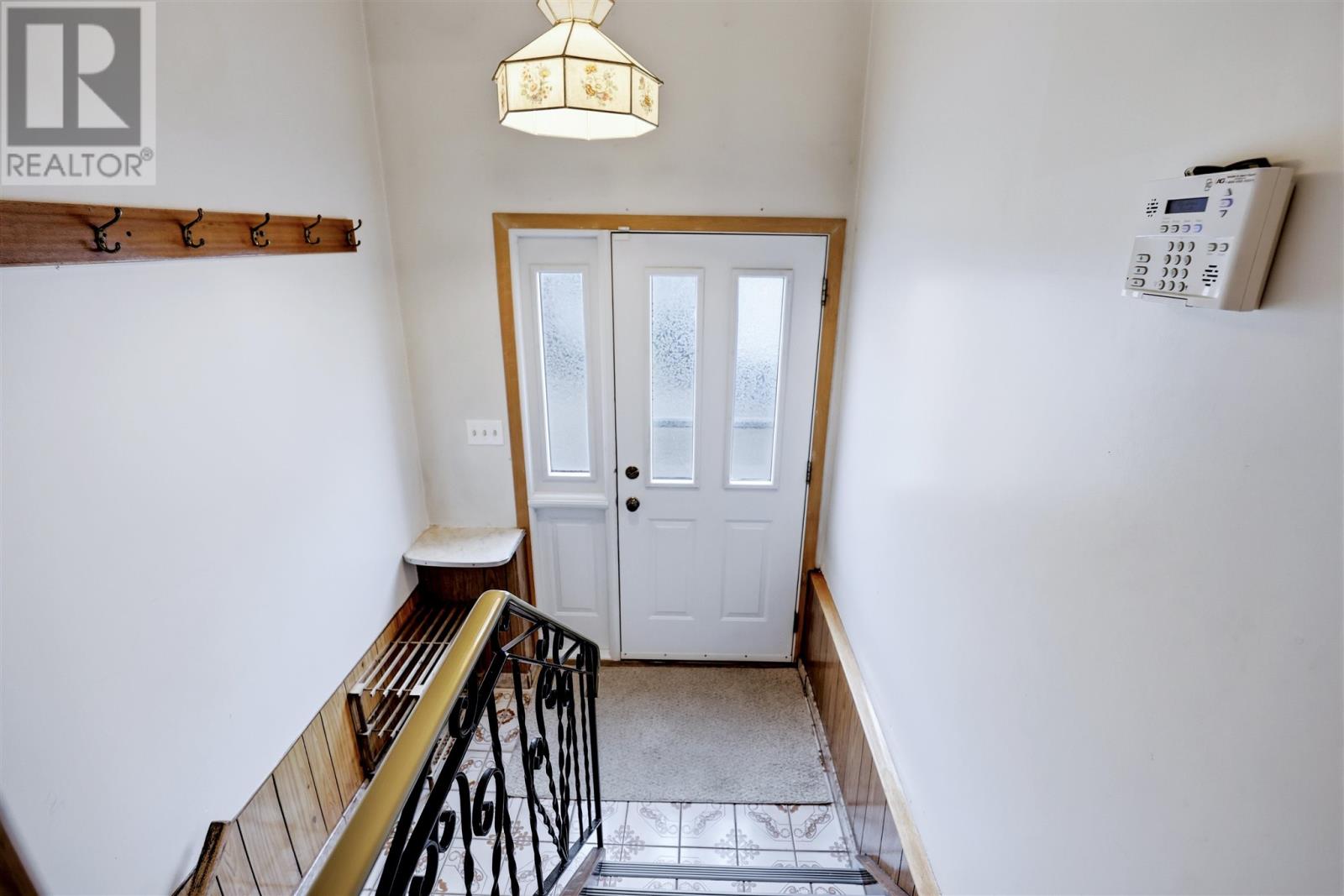 316 Patrick St, Sault Ste. Marie, Ontario  P6C 3Y8 - Photo 2 - SM260905