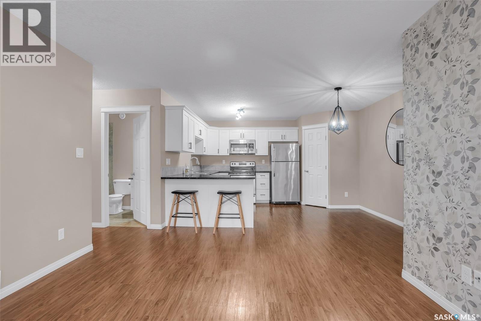 128 125 Willis Crescent, Saskatoon, Saskatchewan  S7T 0T1 - Photo 5 - SK035225
