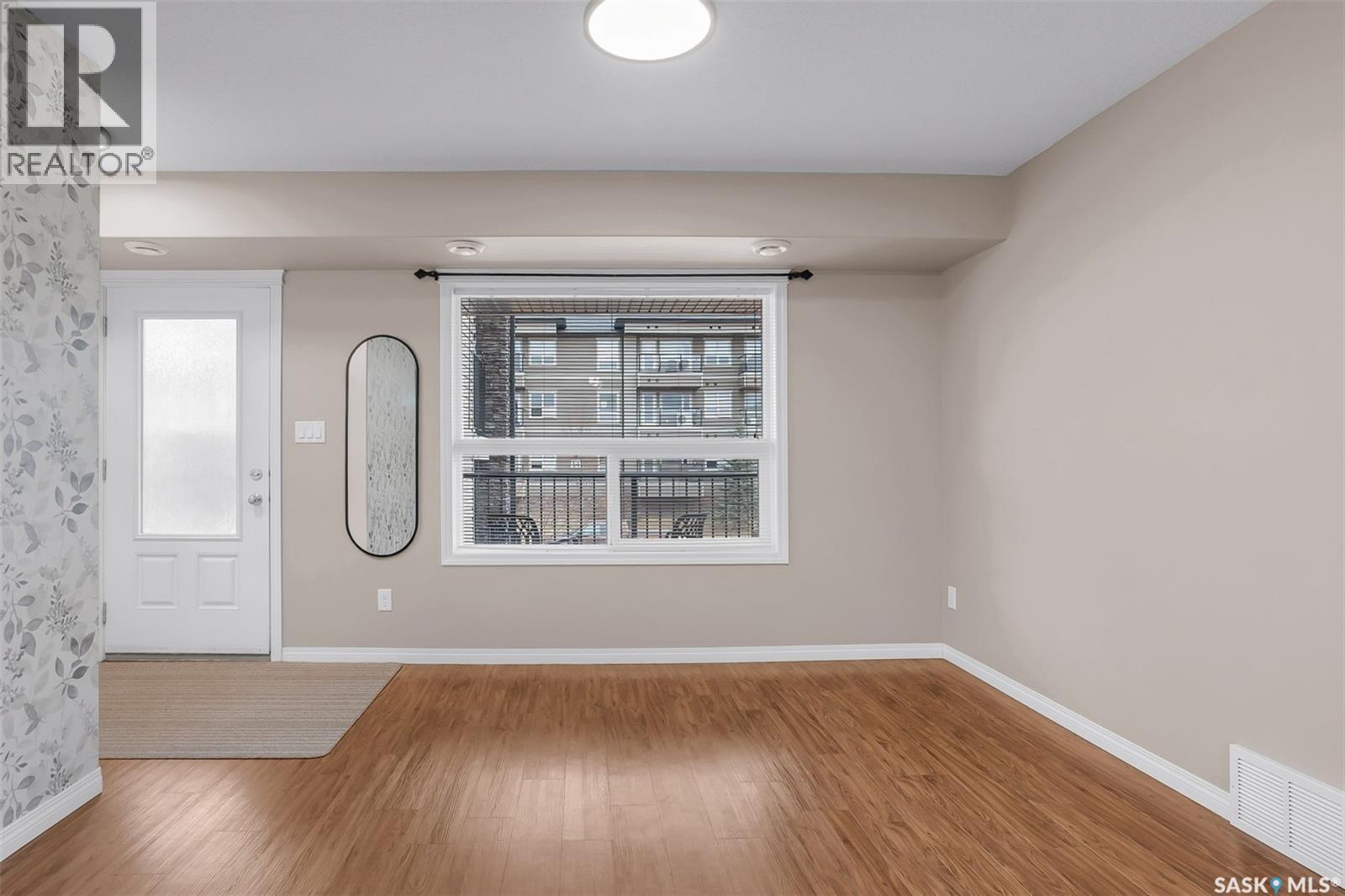 128 125 Willis Crescent, Saskatoon, Saskatchewan  S7T 0T1 - Photo 6 - SK035225