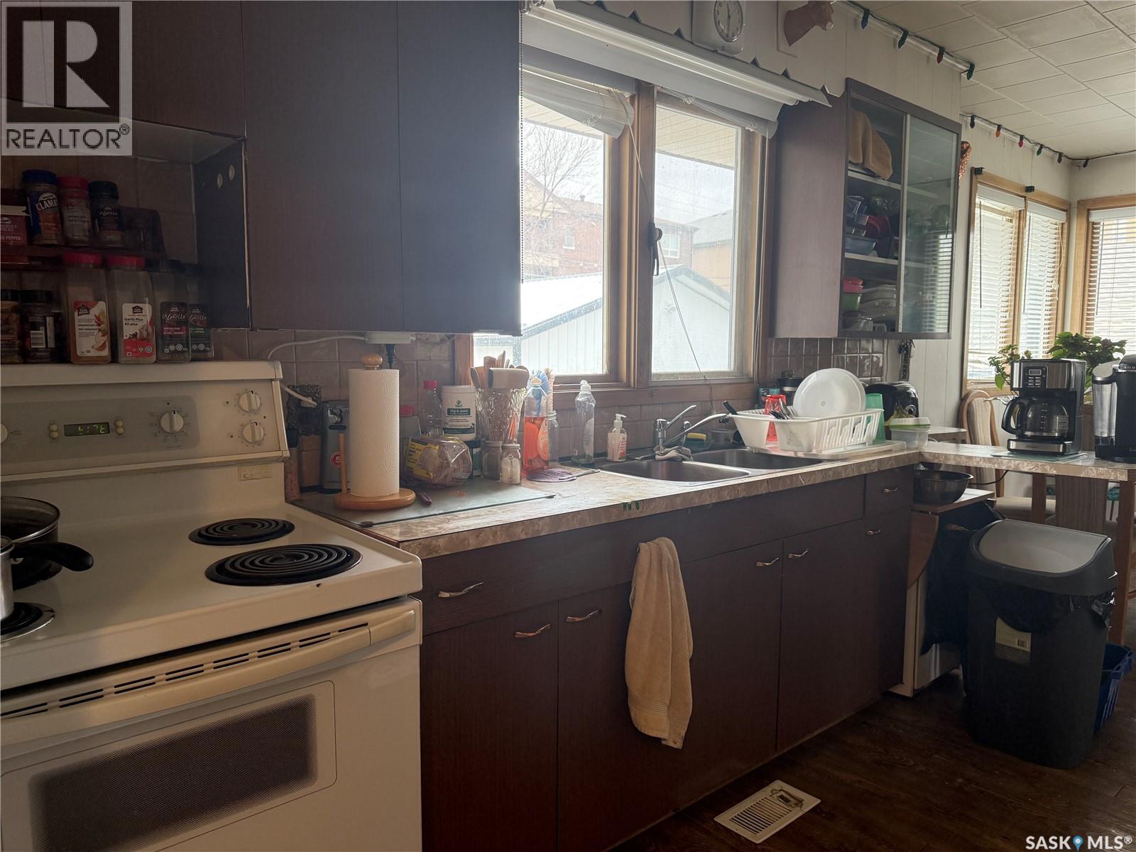 257 Hochelaga Street E, Moose Jaw, Saskatchewan  S6H 0N9 - Photo 8 - SK035182