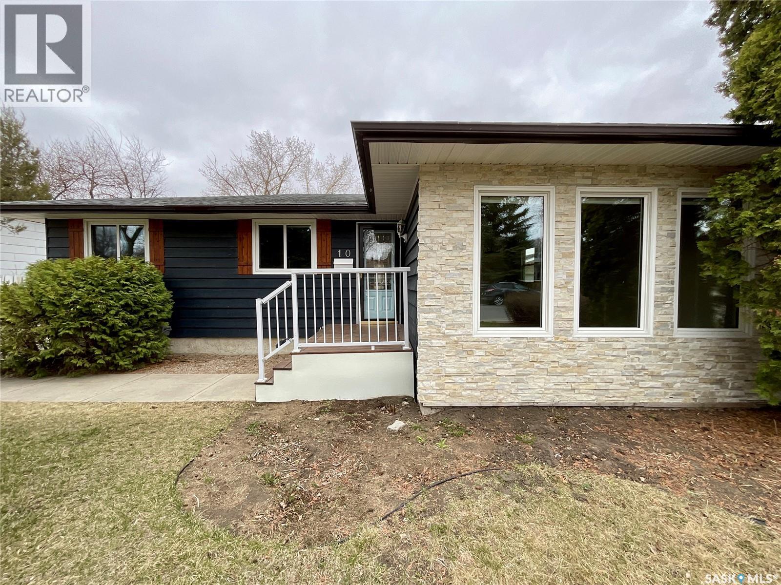 10 Chase Crescent, Regina, Saskatchewan  S4R 7Y4 - Photo 1 - SK035039