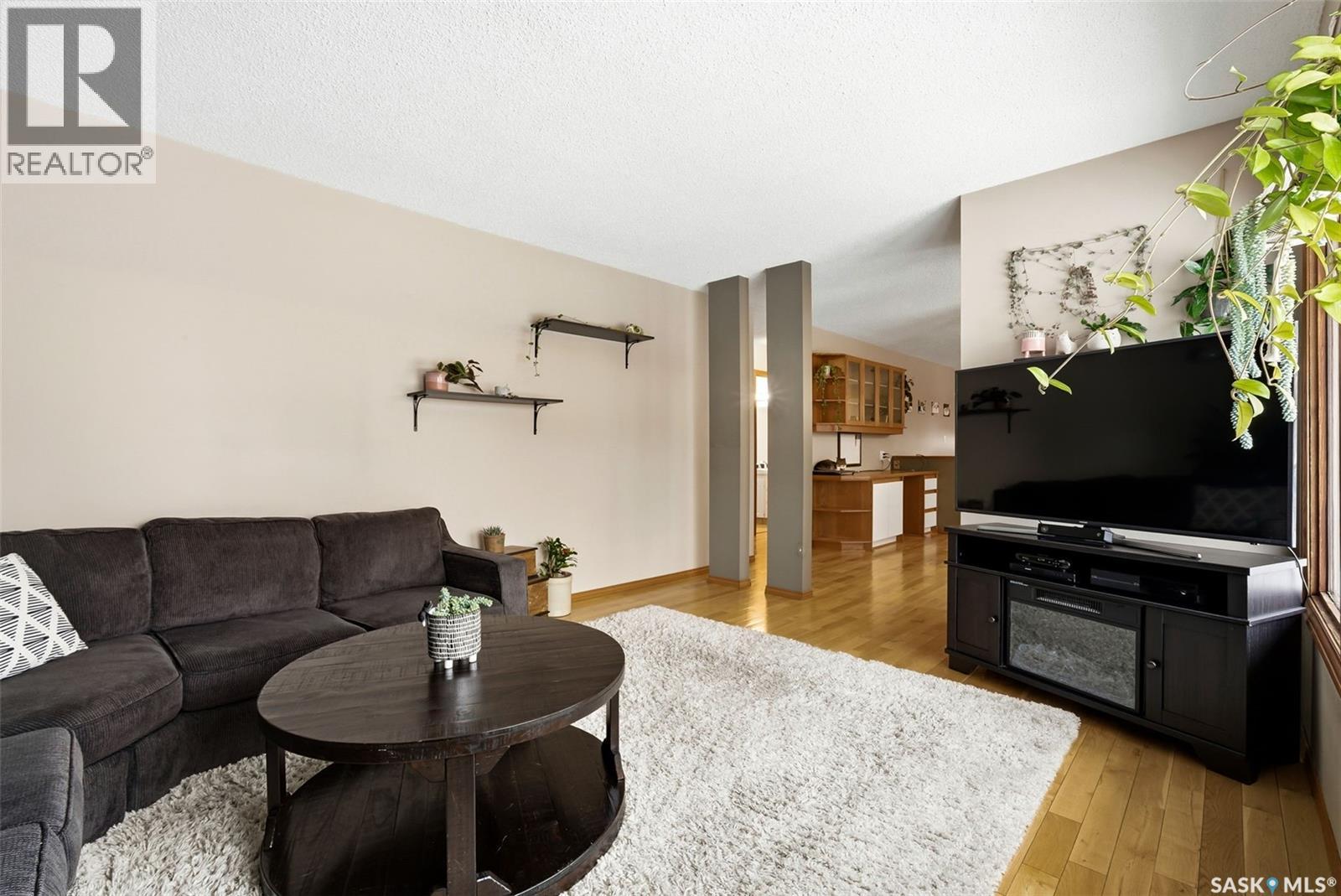 10 Hayes Crescent, Regina, Saskatchewan  S4X 1B2 - Photo 4 - SK034873