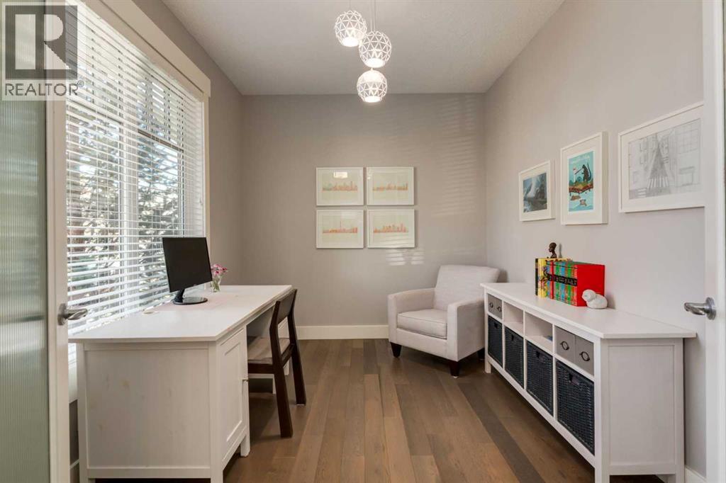 76 Dieppe Drive SW, Calgary, Alberta  T3E 7Y4 - Photo 4 - A2308812