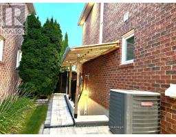 BSMT - 11 BERKSHIRE COURT, Whitby, Ontario