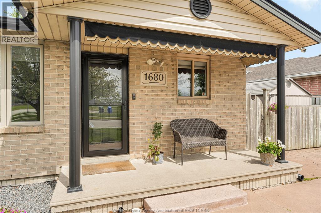 1680 Calderwood Avenue, Windsor, Ontario  N8W 5V2 - Photo 5 - 26010382