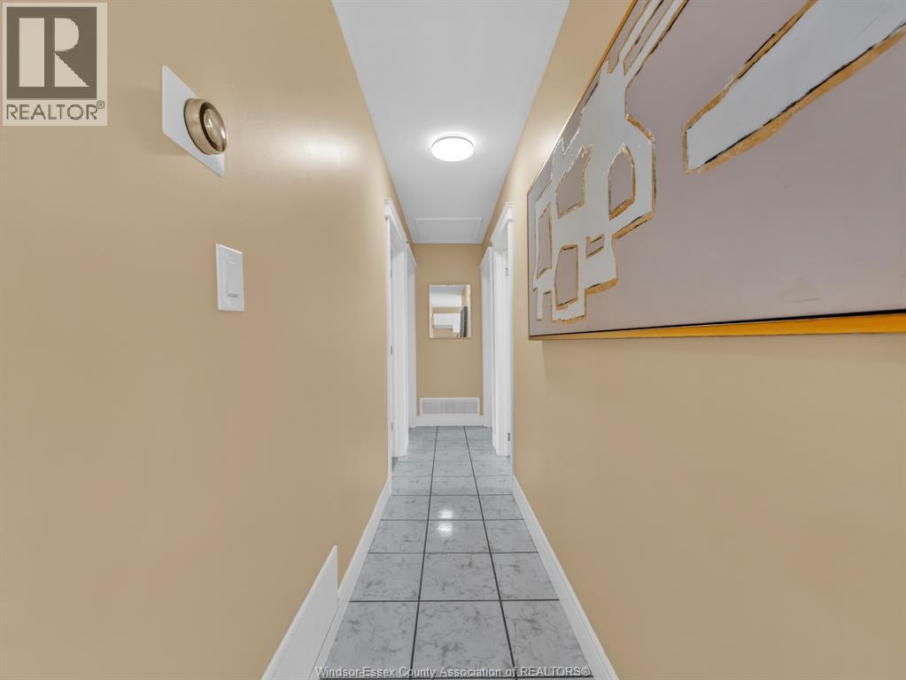 1583 Ferndale Avenue, Windsor, Ontario  N8T 2K3 - Photo 10 - 26010359