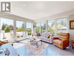 201 650 EVERGREEN PLACE, North Vancouver, British Columbia