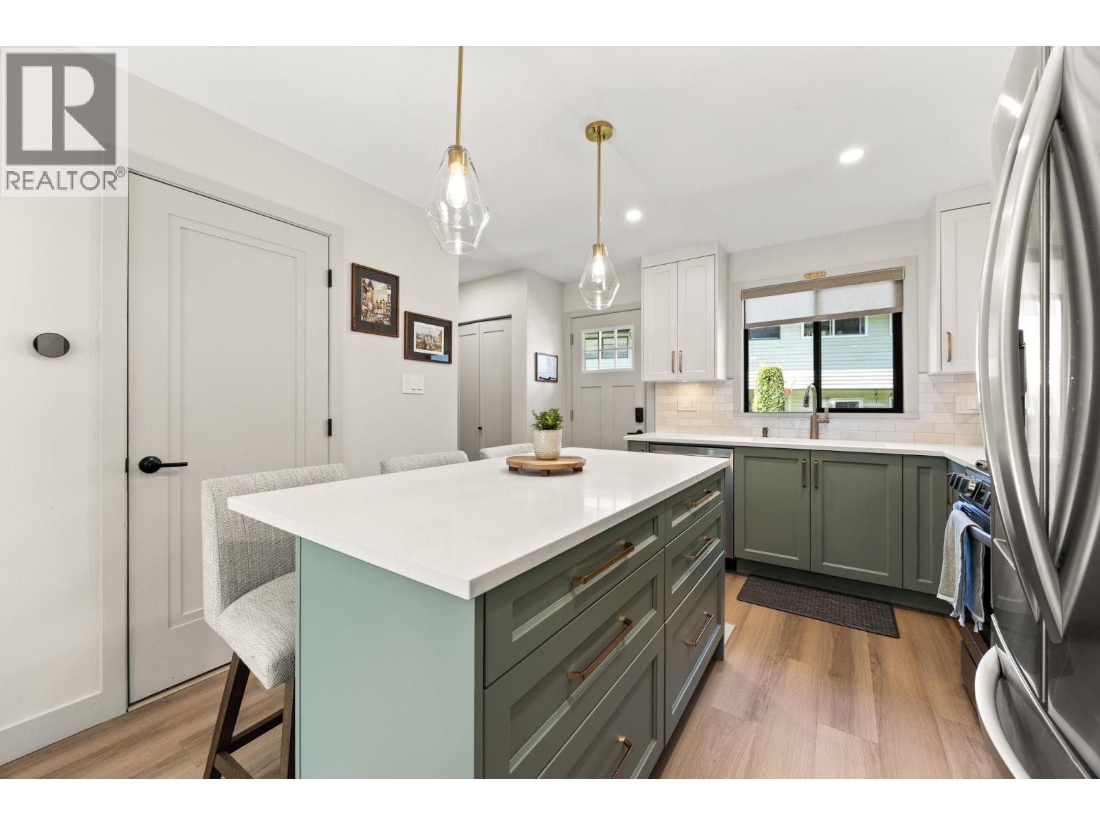 8916 Orion Place, Burnaby, British Columbia  V3J 1A2 - Photo 6 - R3120730