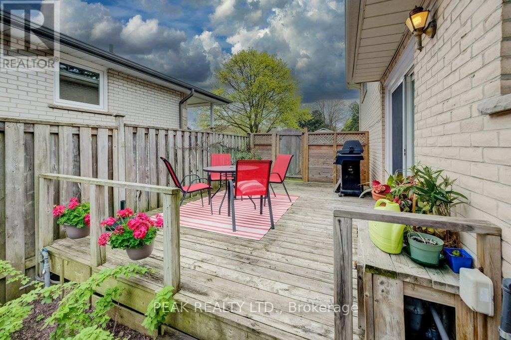 2235 Waycross Crescent, Mississauga, Ontario  L5K 1J5 - Photo 38 - W13095598