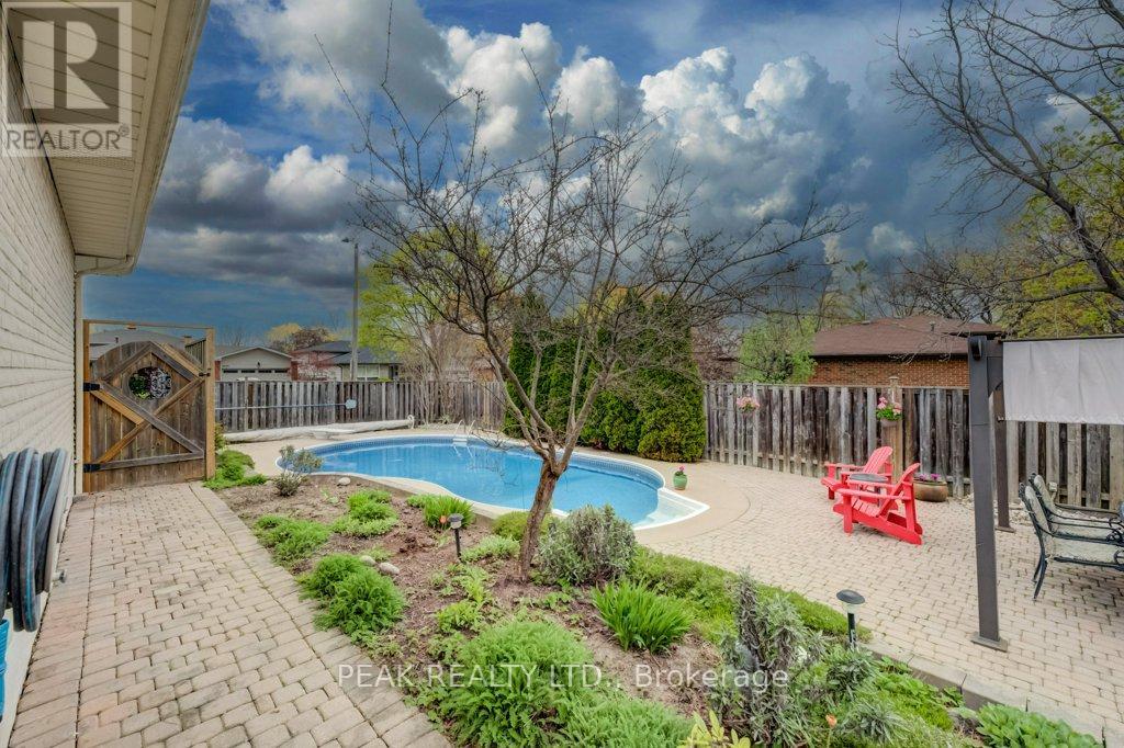 2235 Waycross Crescent, Mississauga, Ontario  L5K 1J5 - Photo 41 - W13095598