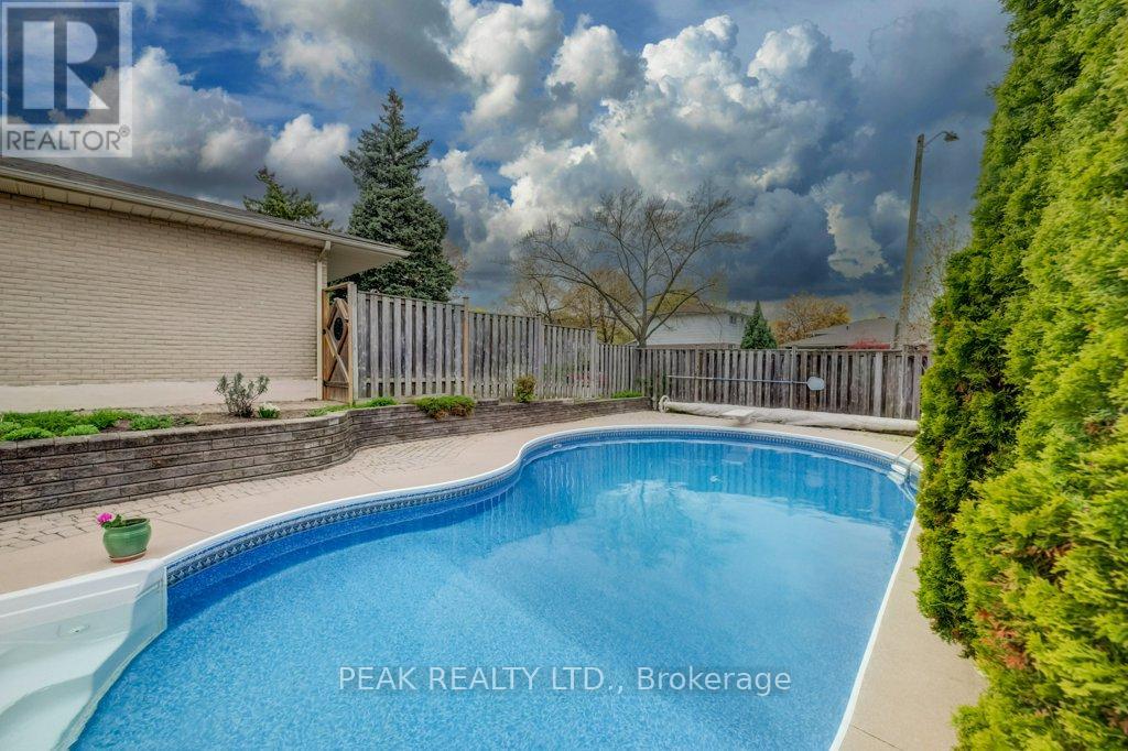 2235 Waycross Crescent, Mississauga, Ontario  L5K 1J5 - Photo 45 - W13095598