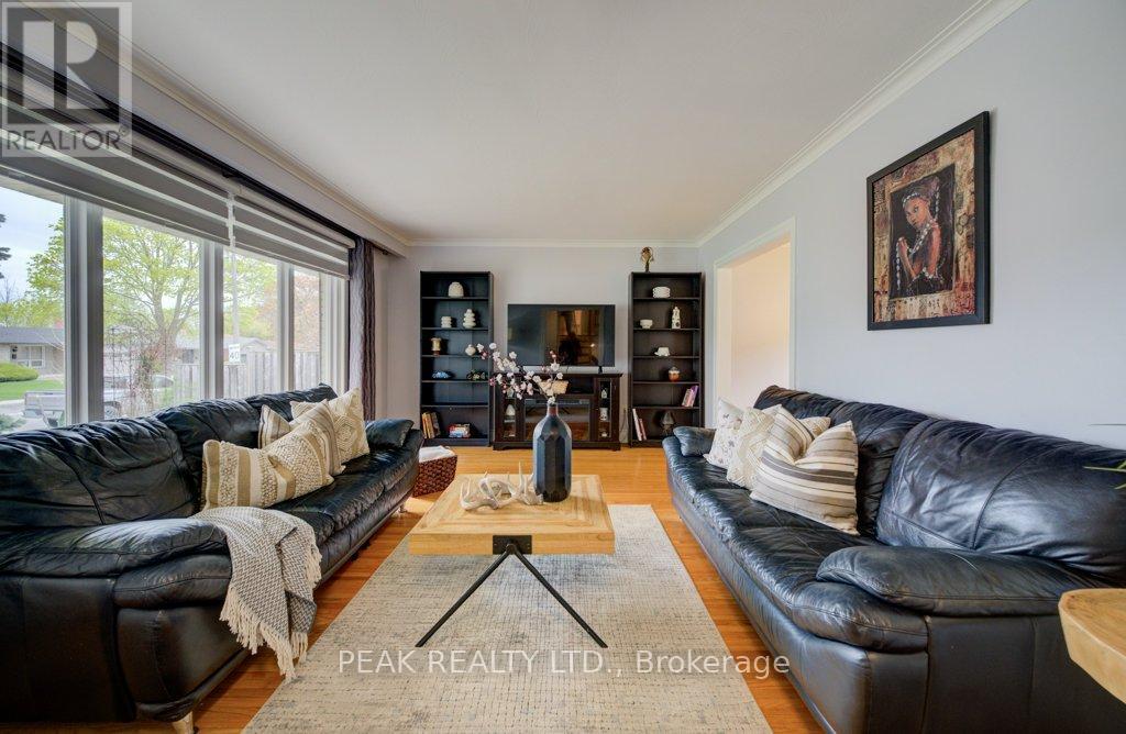 2235 Waycross Crescent, Mississauga, Ontario  L5K 1J5 - Photo 5 - W13095598