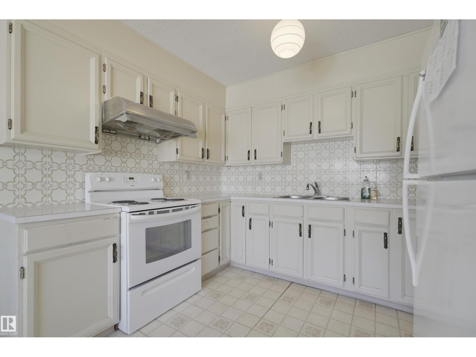 10912 40 Av Nw, Edmonton, Alberta  T6J 0P8 - Photo 14 - E4486171