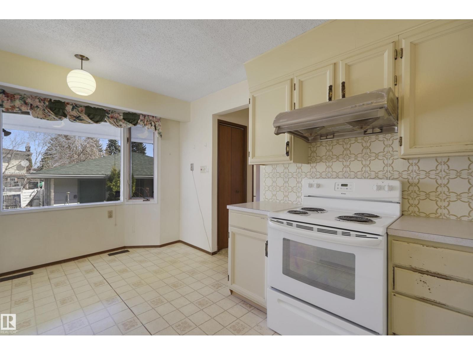 10912 40 Av Nw, Edmonton, Alberta  T6J 0P8 - Photo 15 - E4486171