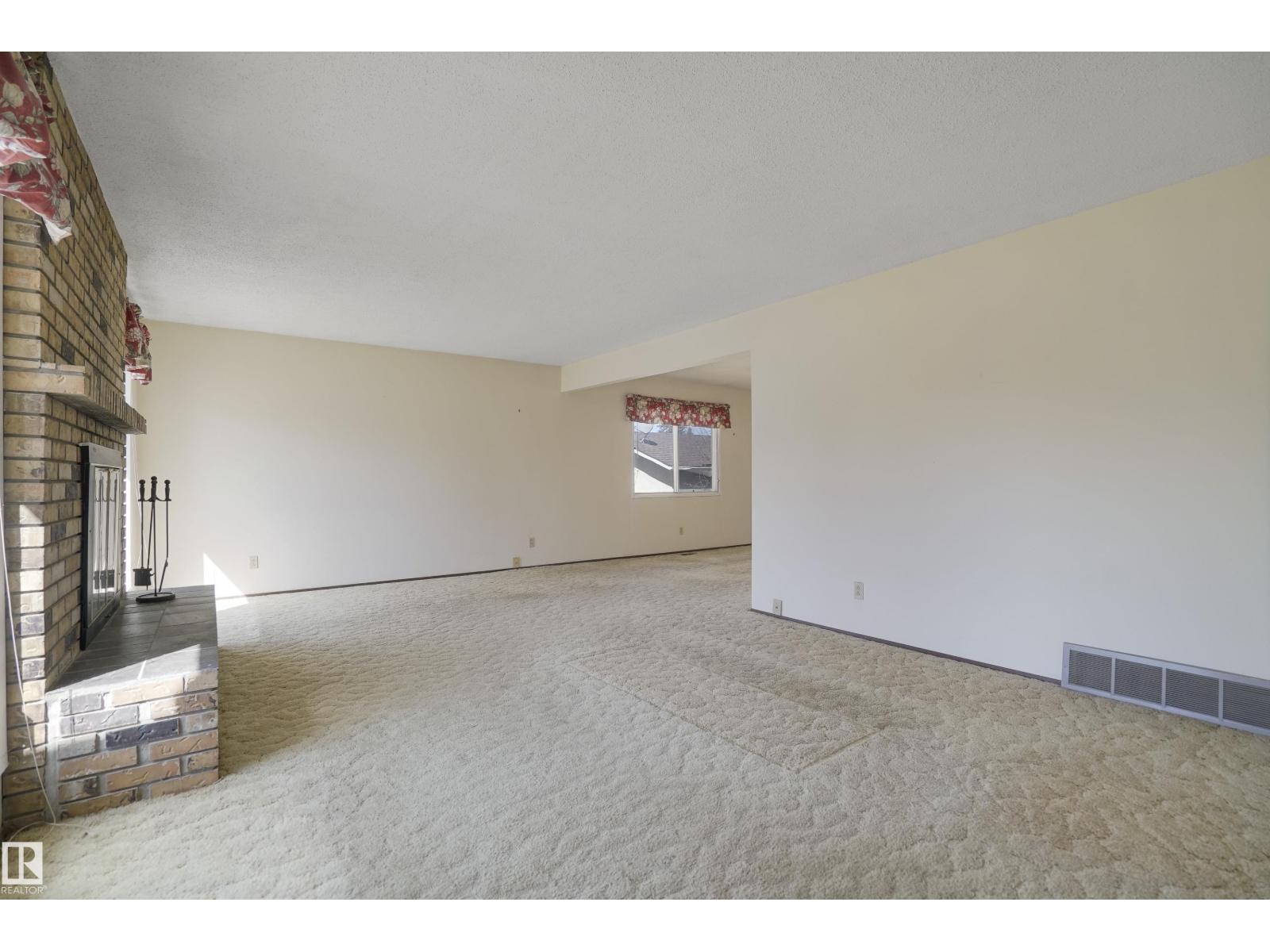 10912 40 Av Nw, Edmonton, Alberta  T6J 0P8 - Photo 3 - E4486171