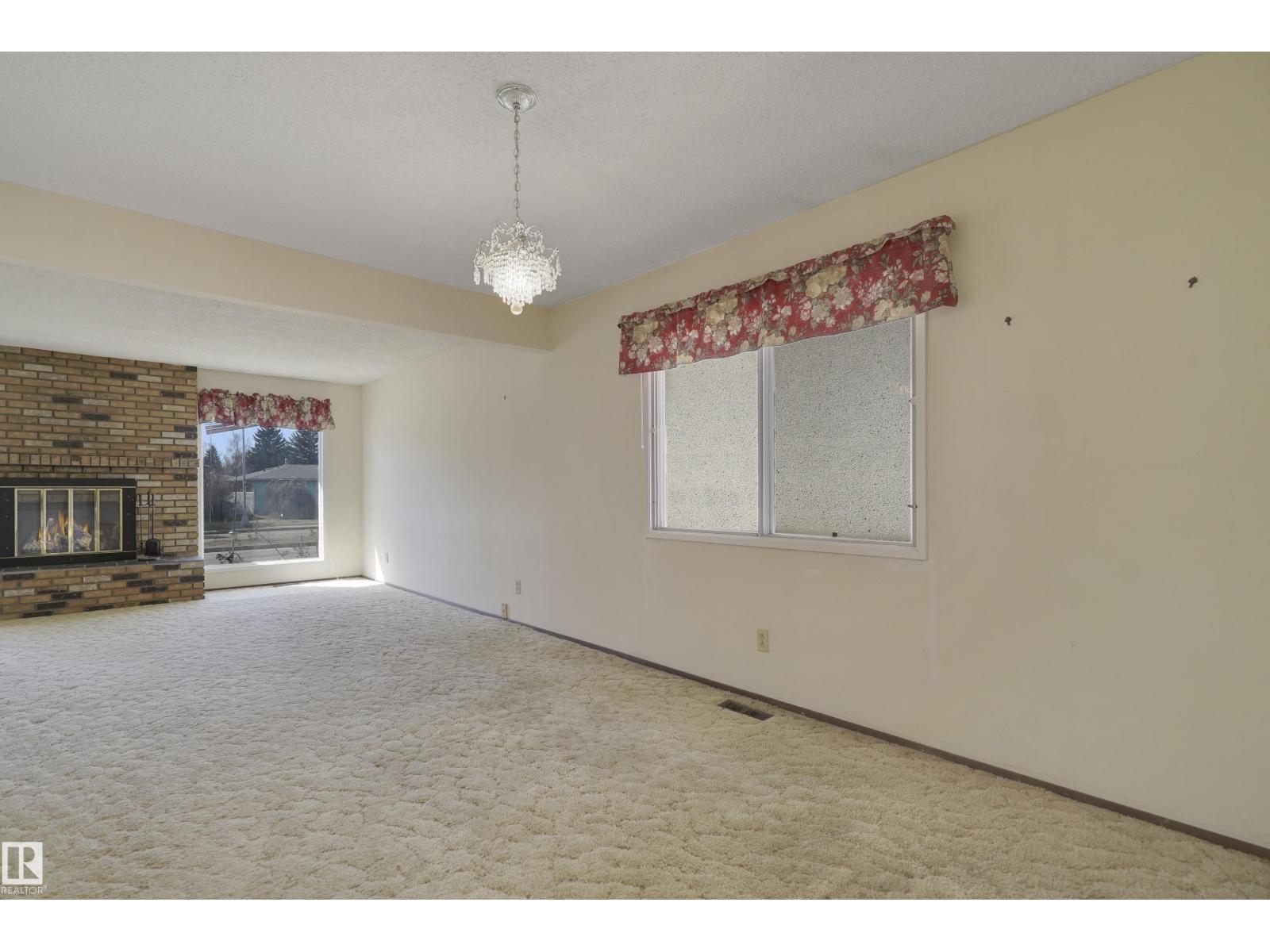 10912 40 Av Nw, Edmonton, Alberta  T6J 0P8 - Photo 9 - E4486171