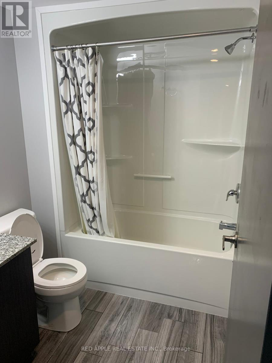 216 - 275 Larch Street, Waterloo, Ontario  N2L 3R2 - Photo 7 - X12863610