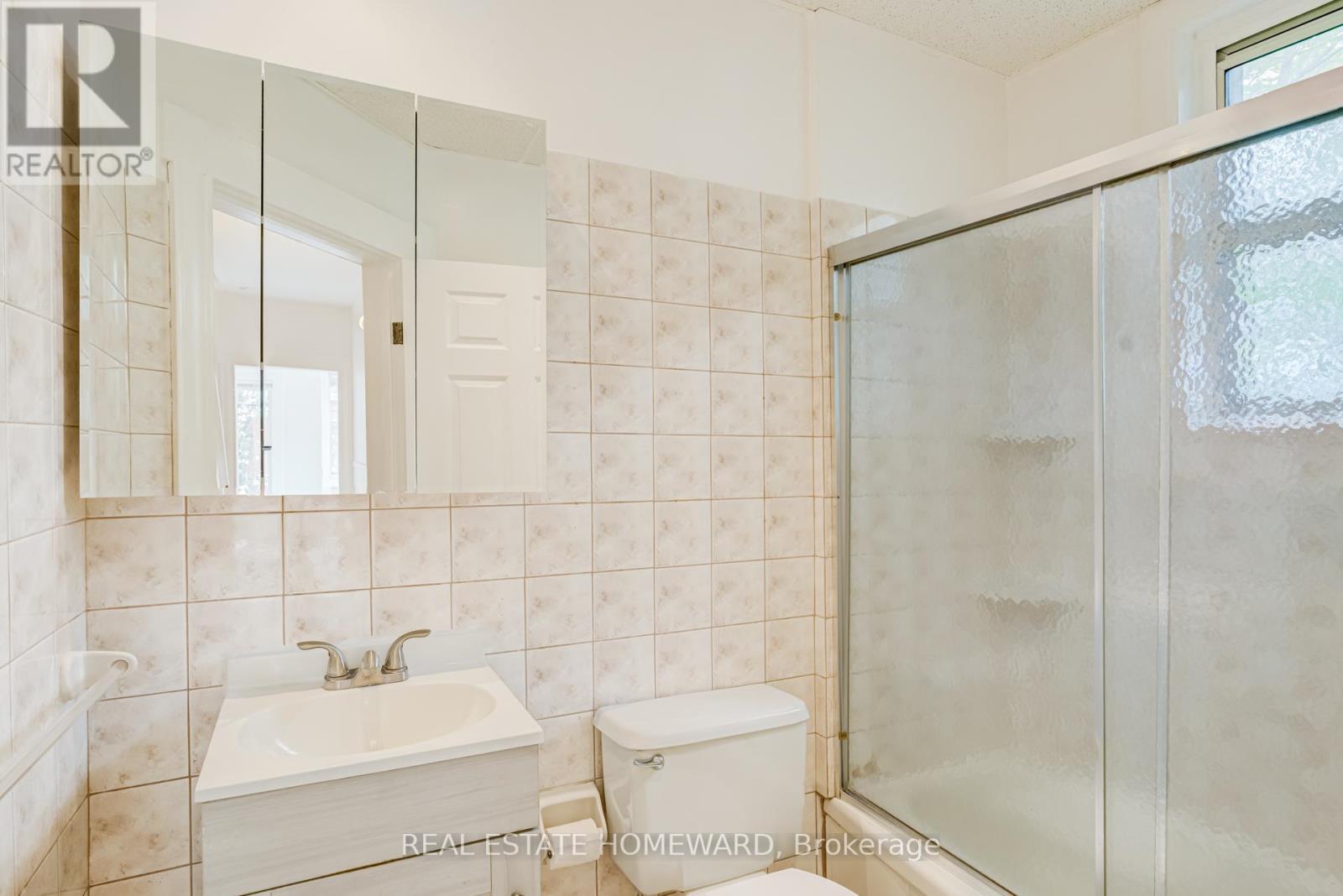 Upper - 208 Ontario Street, Toronto, Ontario  M5A 2V5 - Photo 10 - C13095450