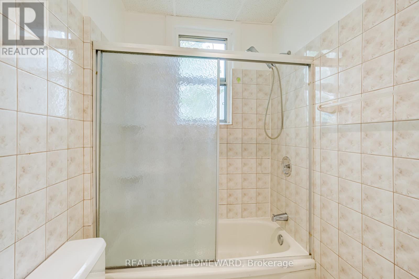 Upper - 208 Ontario Street, Toronto, Ontario  M5A 2V5 - Photo 11 - C13095450