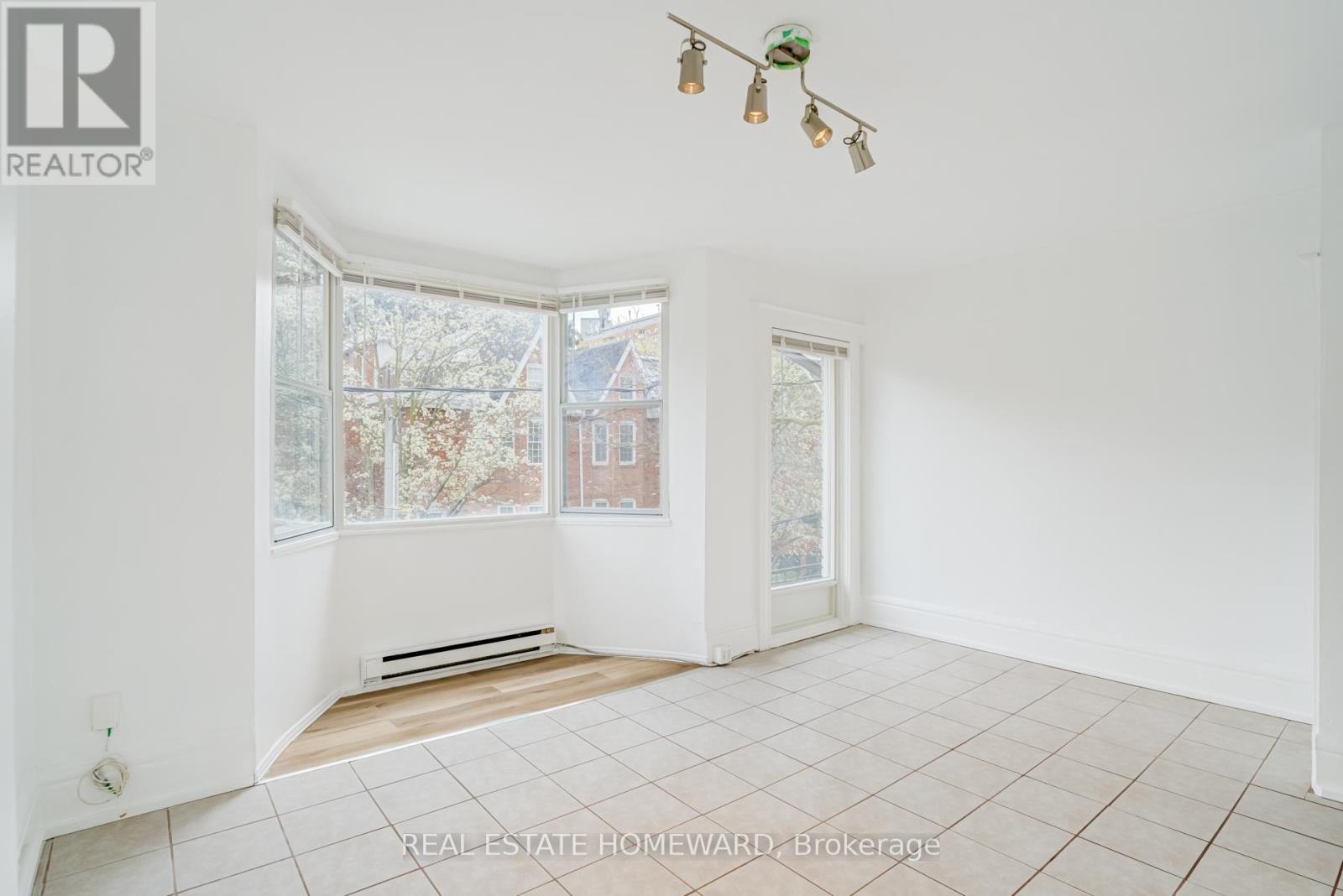 Upper - 208 Ontario Street, Toronto, Ontario  M5A 2V5 - Photo 12 - C13095450