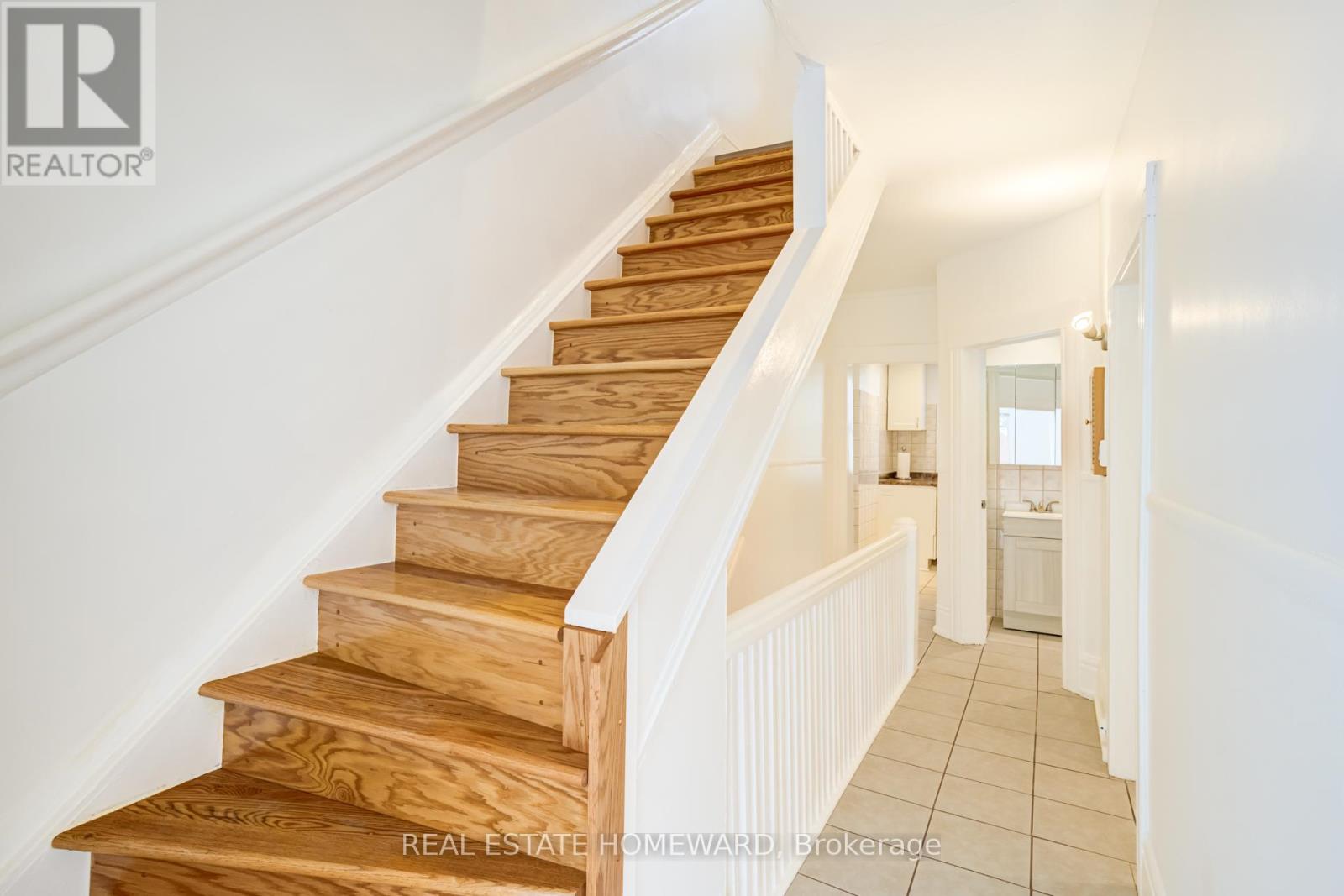Upper - 208 Ontario Street, Toronto, Ontario  M5A 2V5 - Photo 19 - C13095450