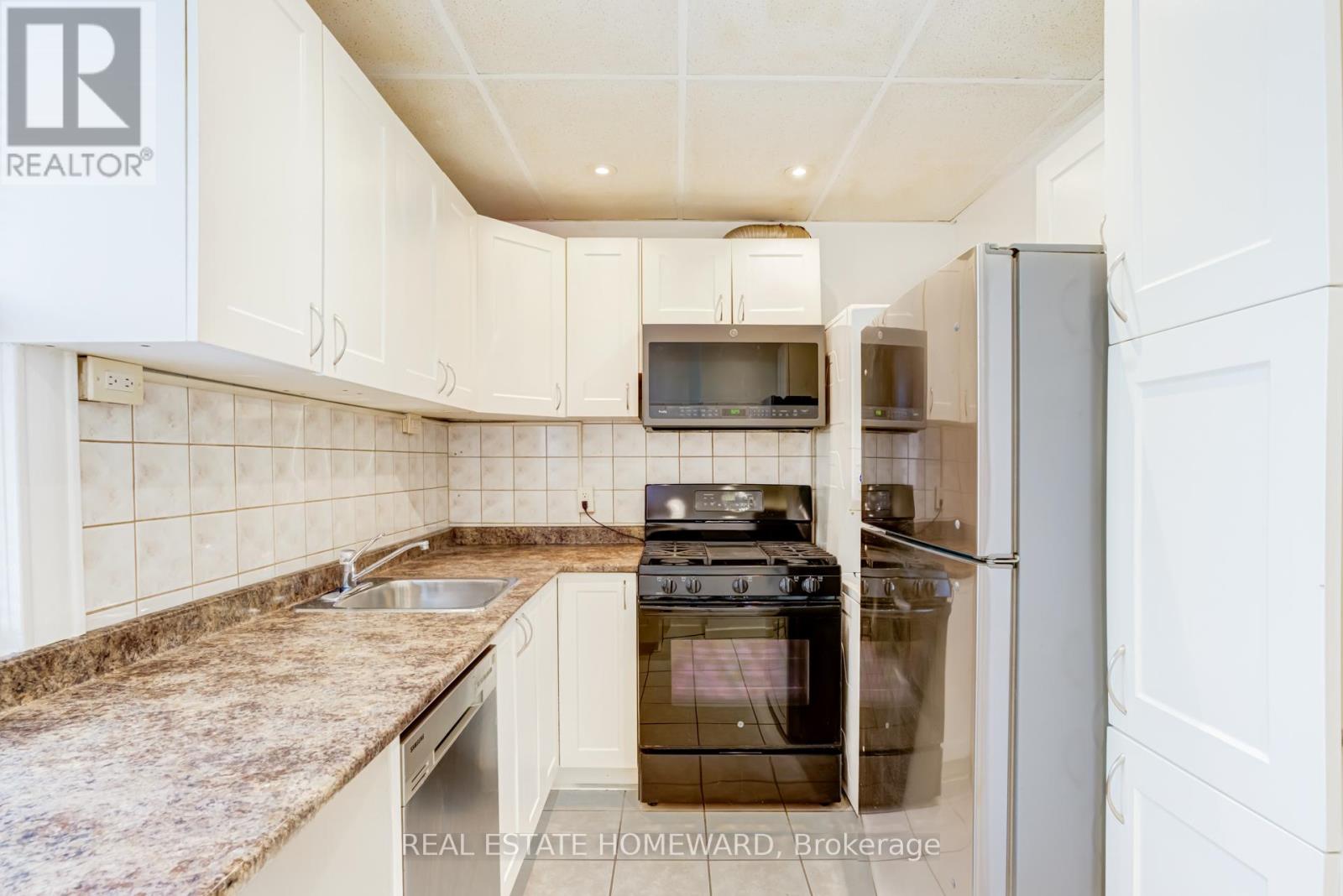Upper - 208 Ontario Street, Toronto, Ontario  M5A 2V5 - Photo 7 - C13095450