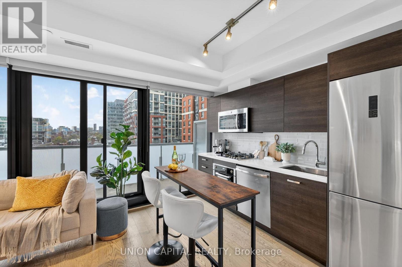 1004 - 11 Charlotte Street, Toronto, Ontario  M5V 0M6 - Photo 2 - C13095456