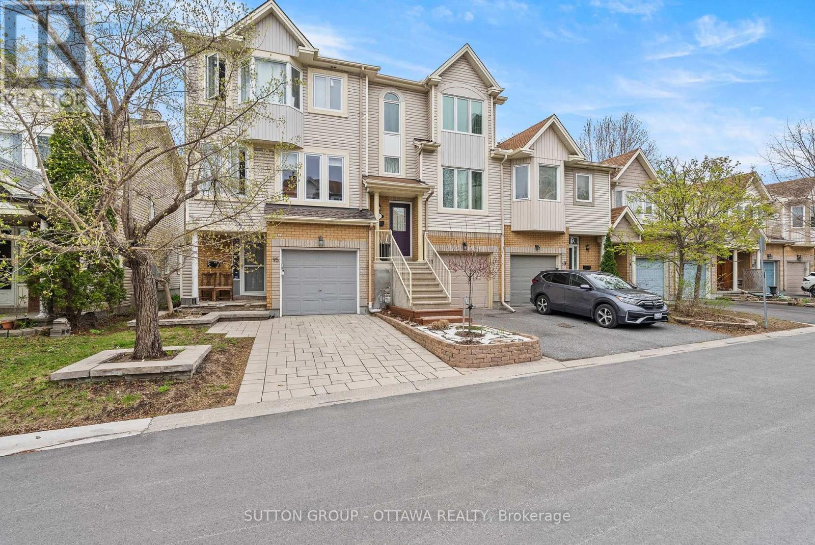 97 Corsica Private, Ottawa, Ontario  K1G 5Y2 - Photo 2 - X13095404