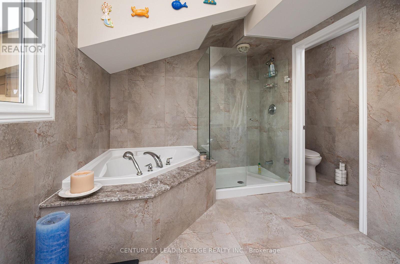 82 Woodbine Avenue, Toronto, Ontario  M4L 2A2 - Photo 23 - E13095384