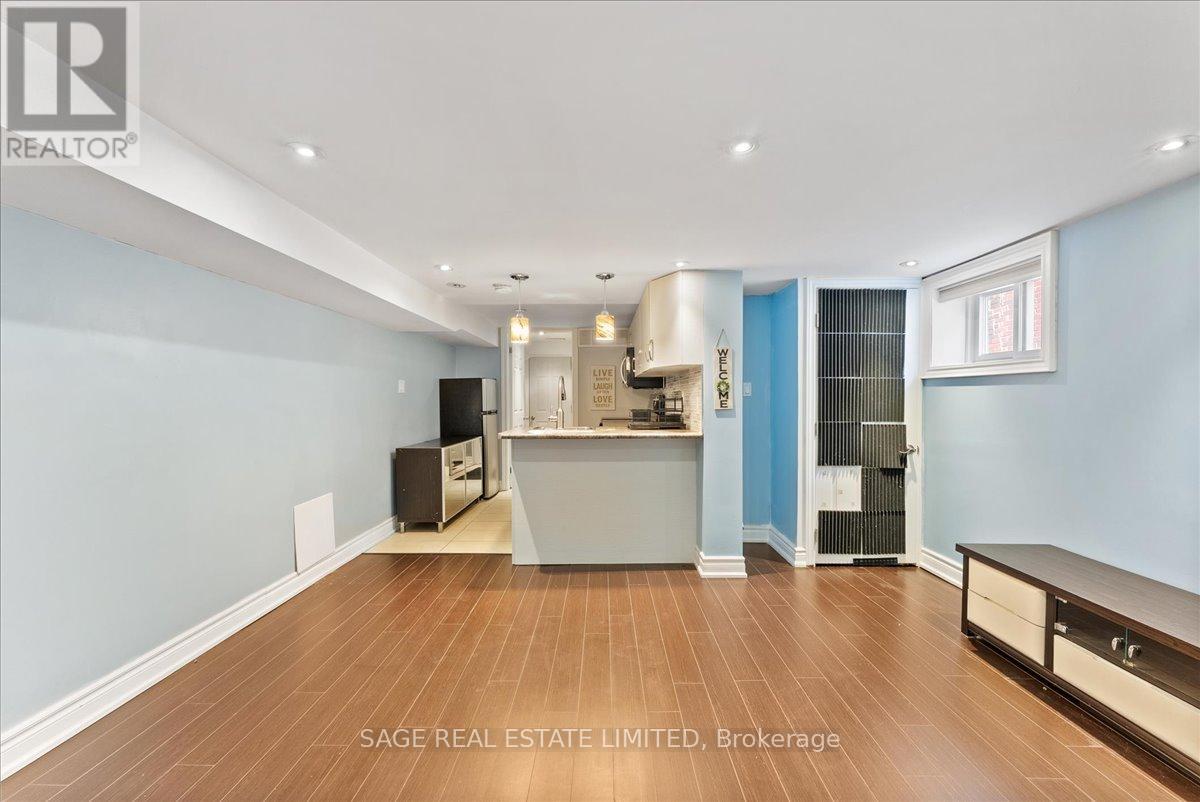 Lower - 207 Cedarvale Avenue, Toronto, Ontario  M4C 4K3 - Photo 13 - E13095390