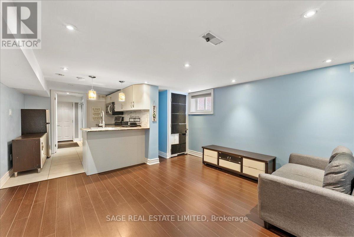 Lower - 207 Cedarvale Avenue, Toronto, Ontario  M4C 4K3 - Photo 14 - E13095390