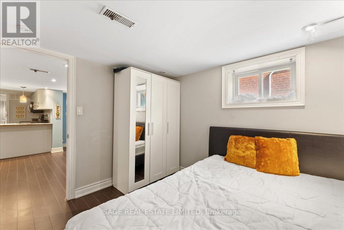 Lower - 207 Cedarvale Avenue, Toronto, Ontario  M4C 4K3 - Photo 17 - E13095390