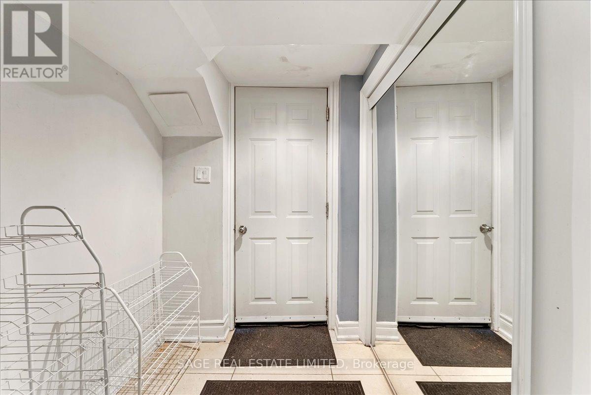 Lower - 207 Cedarvale Avenue, Toronto, Ontario  M4C 4K3 - Photo 3 - E13095390