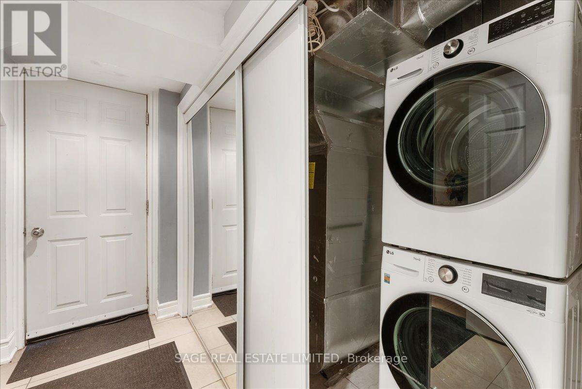 Lower - 207 Cedarvale Avenue, Toronto, Ontario  M4C 4K3 - Photo 4 - E13095390