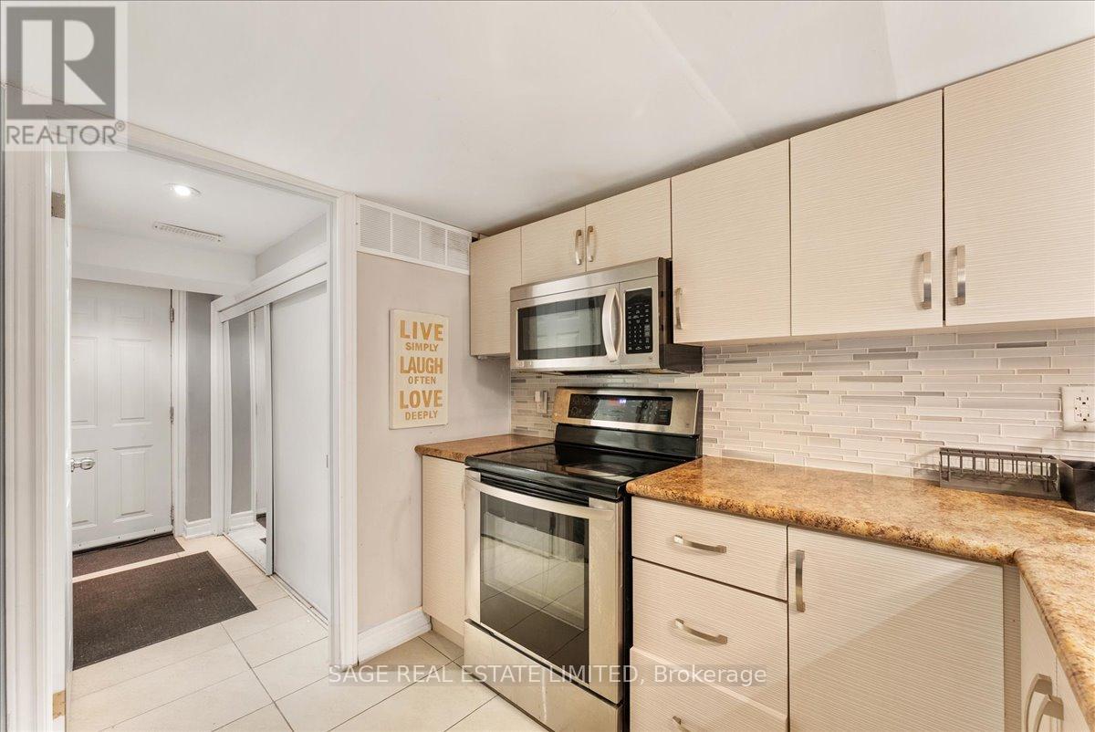 Lower - 207 Cedarvale Avenue, Toronto, Ontario  M4C 4K3 - Photo 9 - E13095390