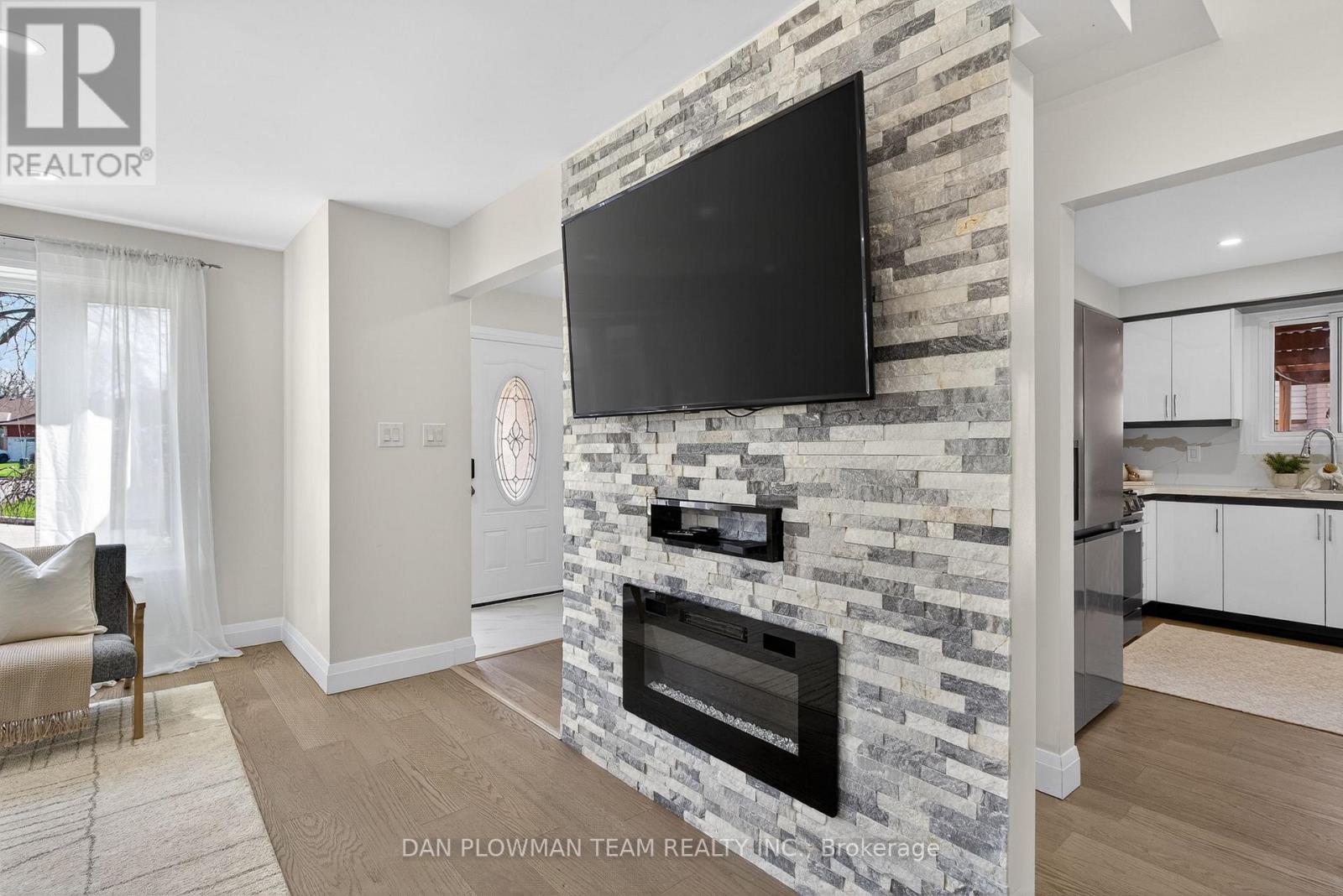 386 Grange Court, Oshawa, Ontario  L1G 7J1 - Photo 11 - E13095444