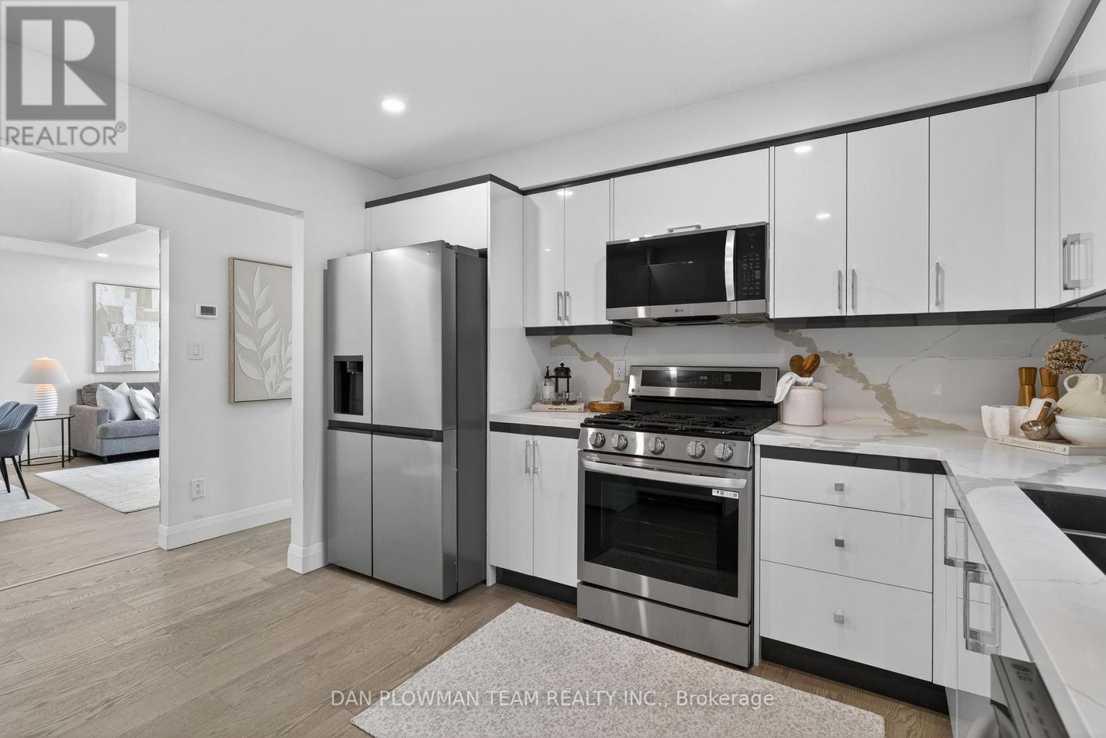 386 Grange Court, Oshawa, Ontario  L1G 7J1 - Photo 15 - E13095444