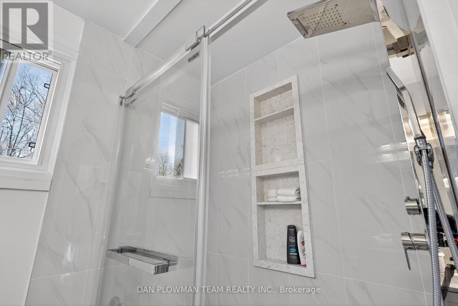 386 Grange Court, Oshawa, Ontario  L1G 7J1 - Photo 25 - E13095444